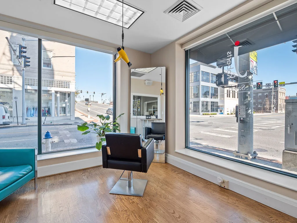 J Roberts Salon, business photo 2